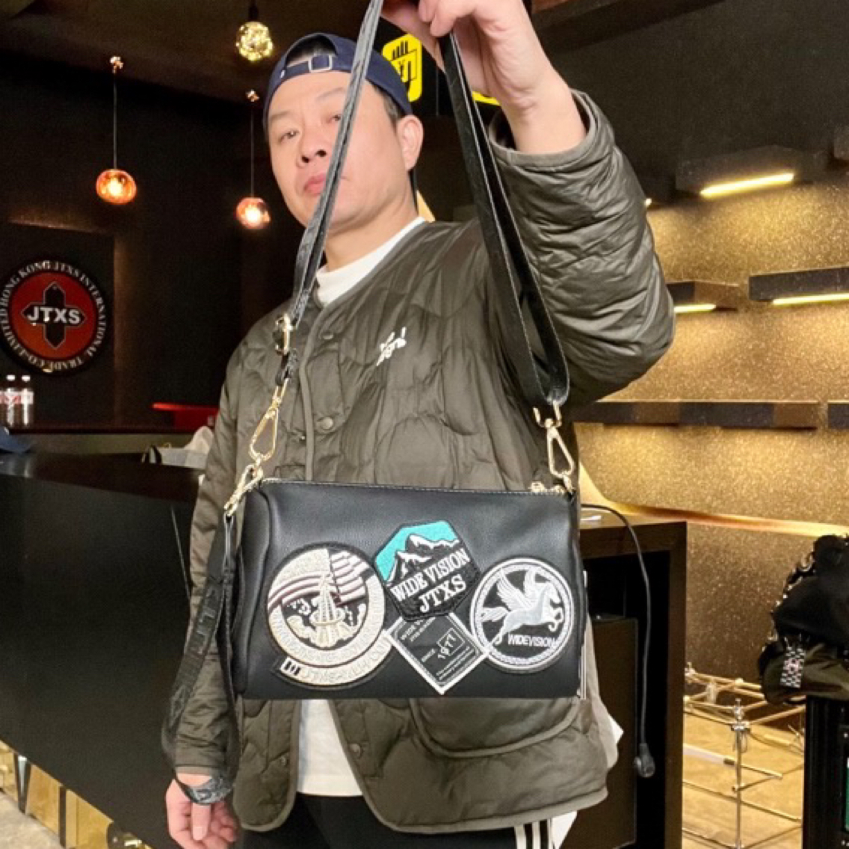 JTXS【原创圆桶】轻奢款徽章斜挎包男女同款徽章迷你包单肩包手拿包