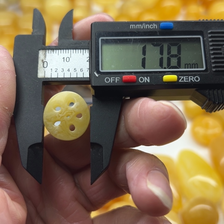 琥珀（矿物珀）未镶嵌裸石