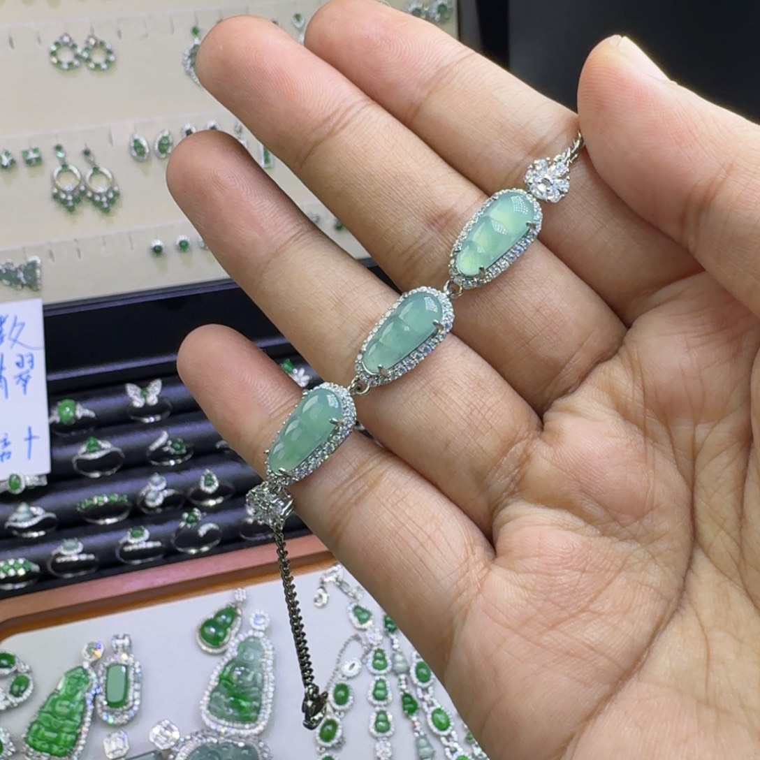 月***.翡翠未镶嵌颈饰541