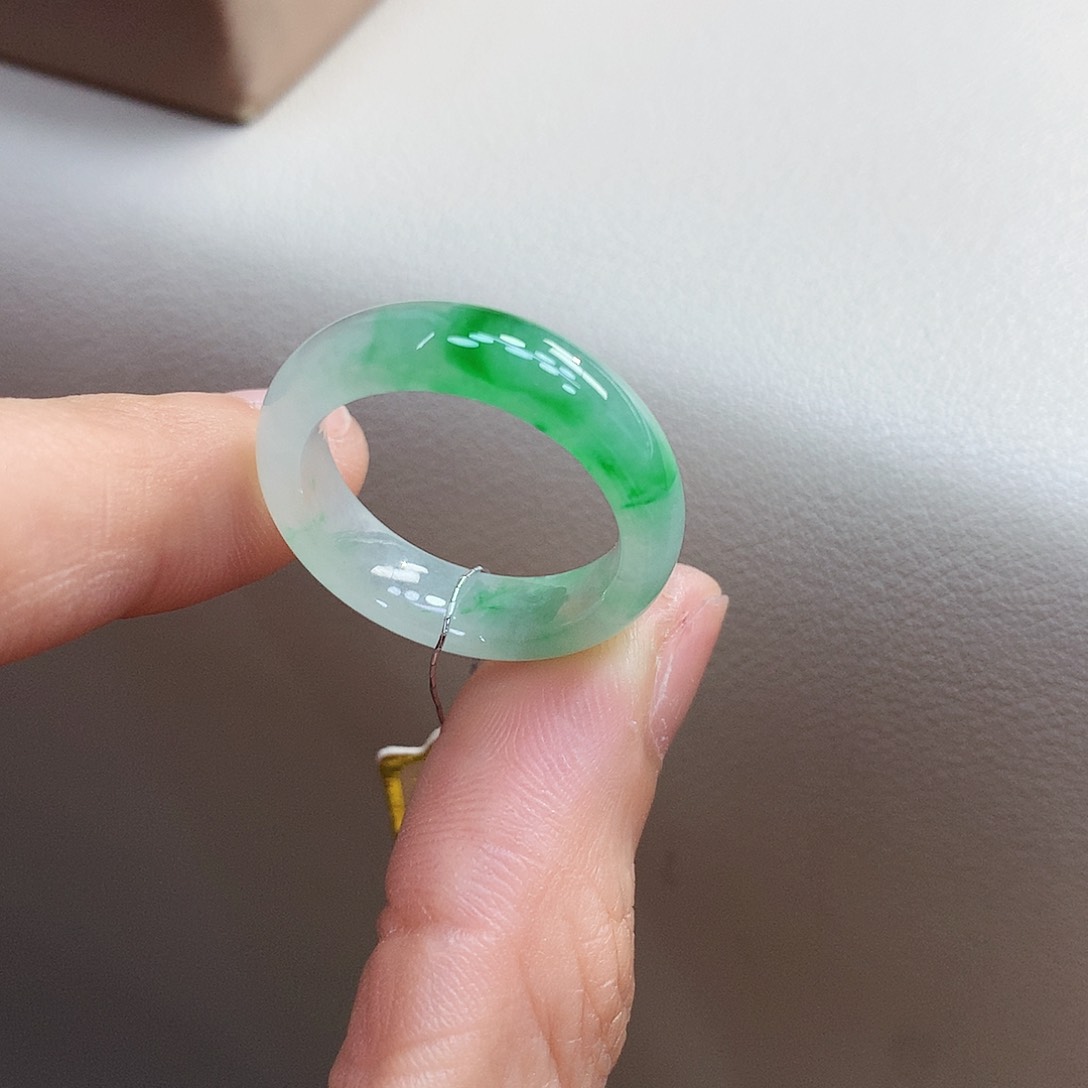 翡翠戒指未镶嵌17-18号