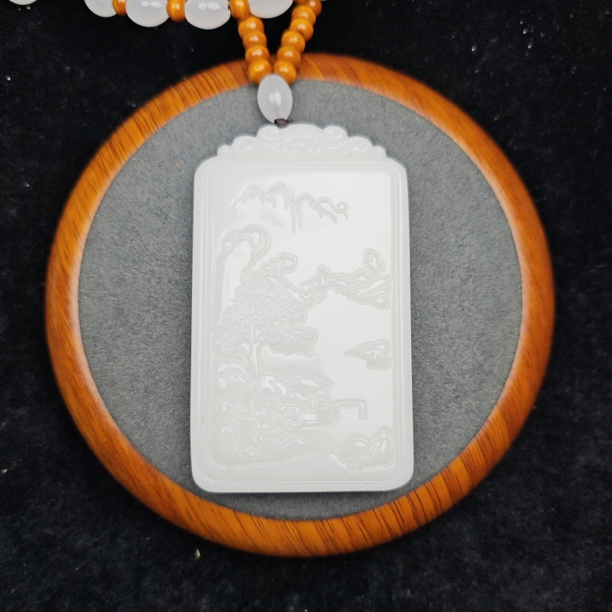 一级白山水牌吊坠