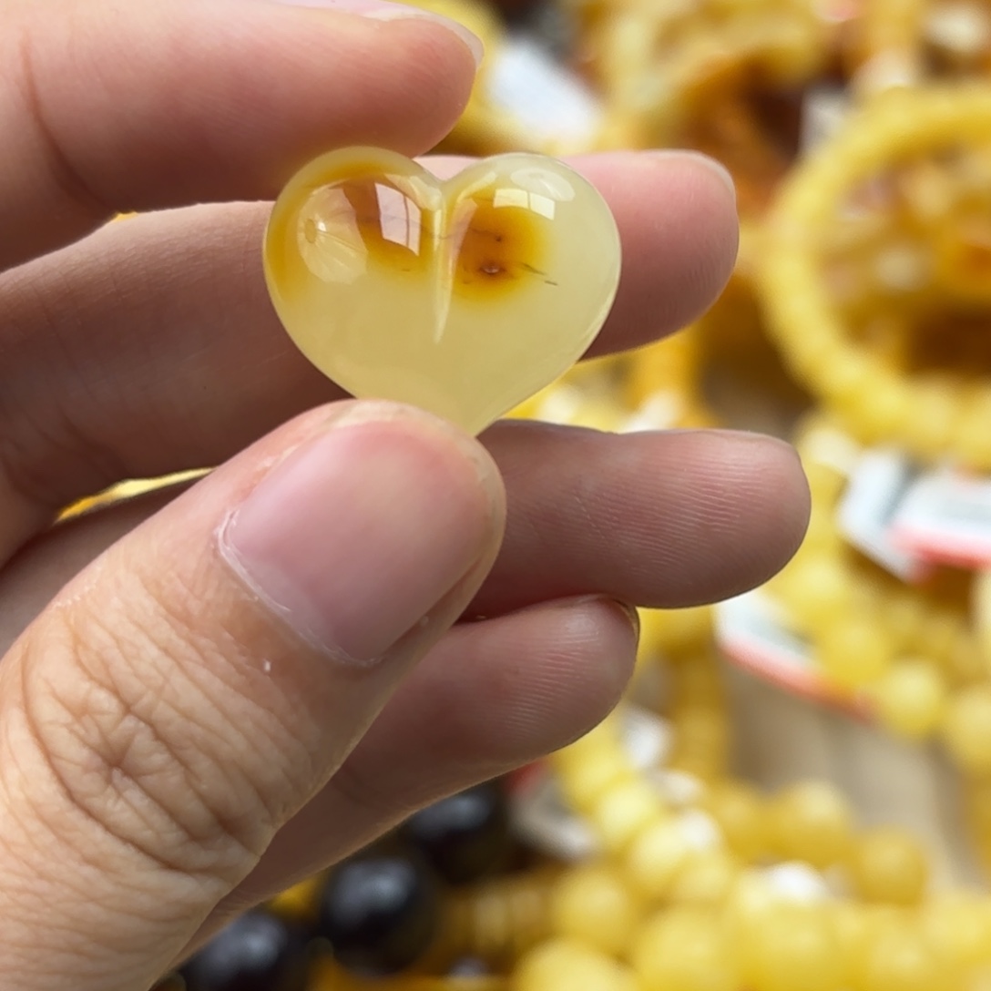 琥珀未镶嵌珠宝奇石