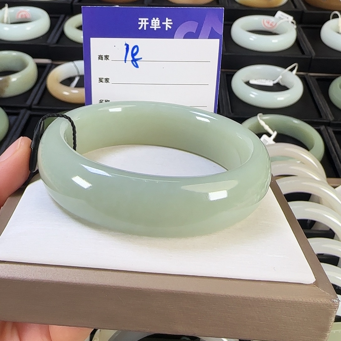 会***鱼和田玉未镶嵌手镯59.60