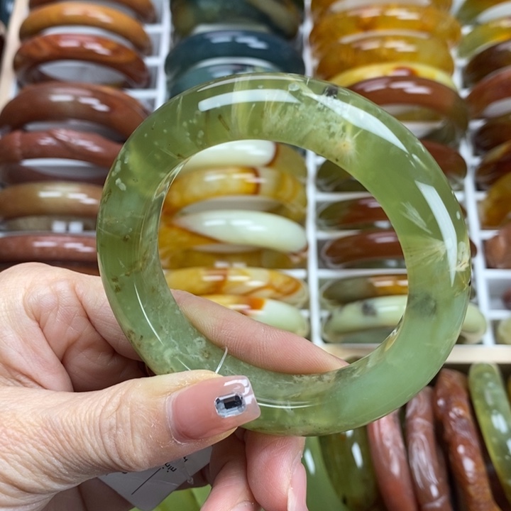 蛇纹石玉手镯未镶嵌56