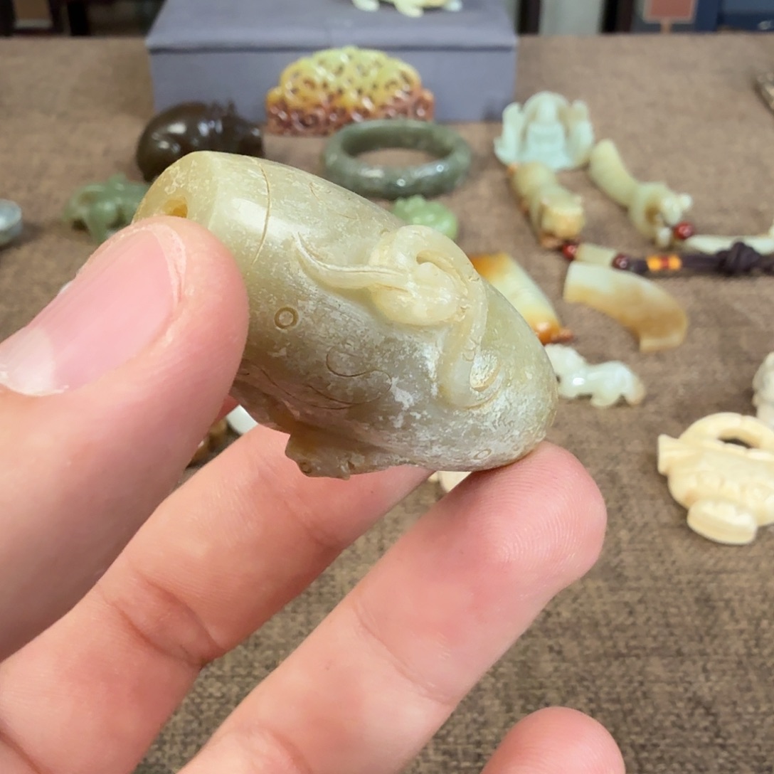 乔****和田玉（糖玉）未镶嵌珠宝奇石