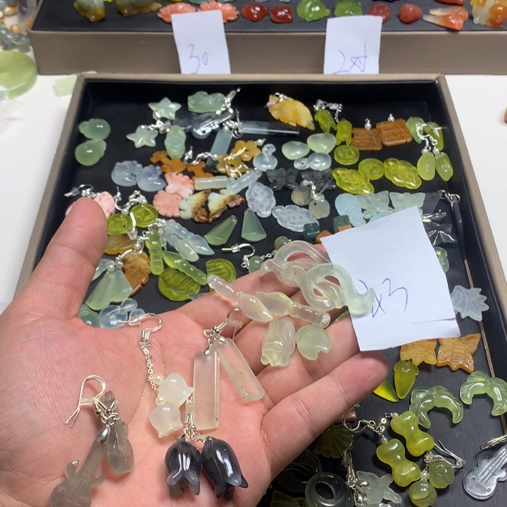 蛇纹石玉耳钉足银镀金镶嵌F****d