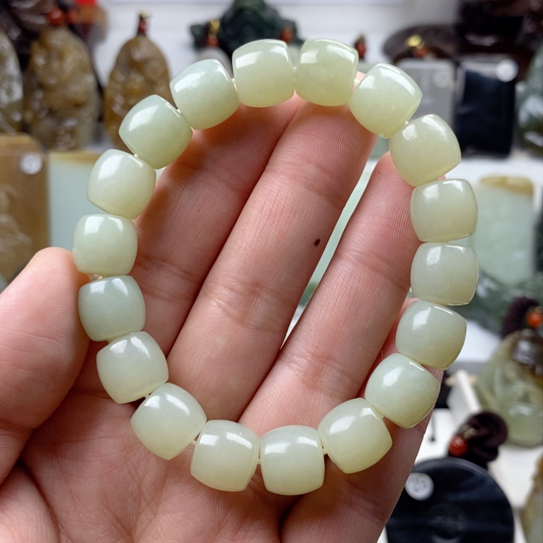 和田玉颈饰未镶嵌