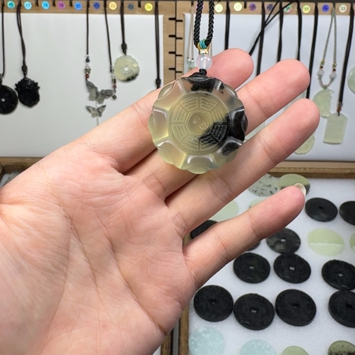 蛇纹石玉吊坠未镶嵌淮*