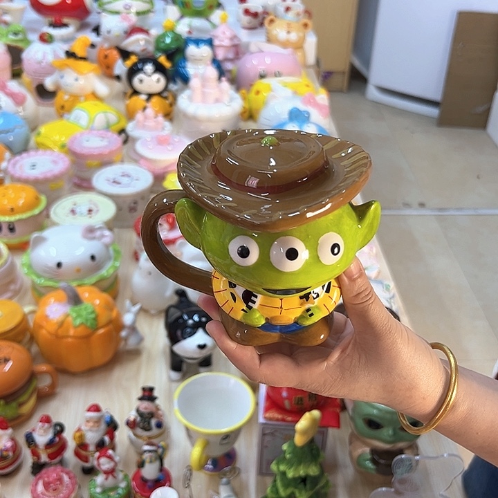 摆件陶瓷等行业的产品出口量逐年增长