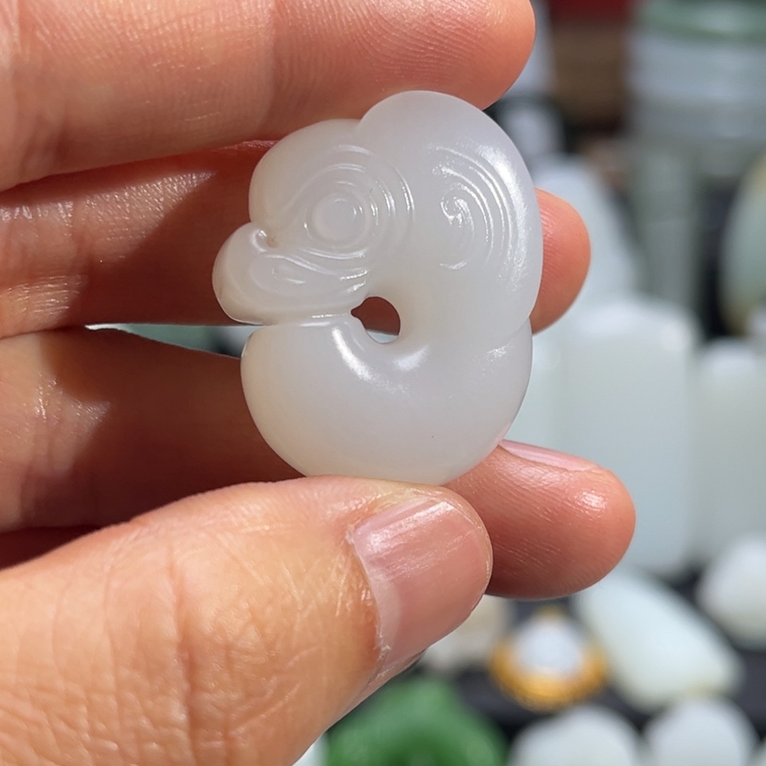 和田玉吊坠(赠链)未镶嵌