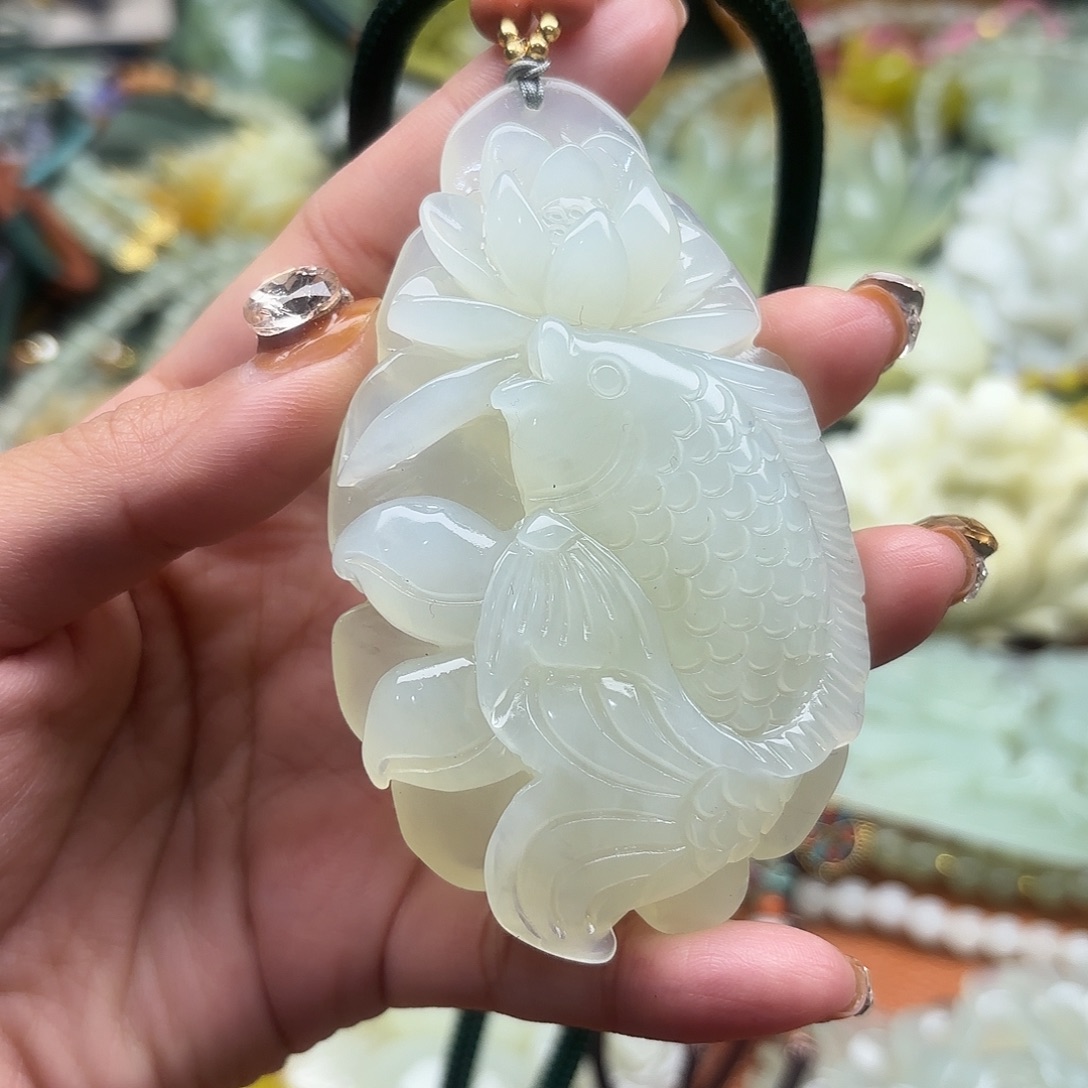 蛇纹石玉未镶嵌吊坠