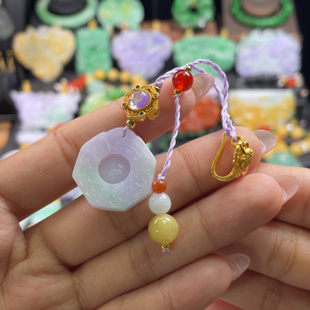 佳***儿翡翠未镶嵌颈饰待编织