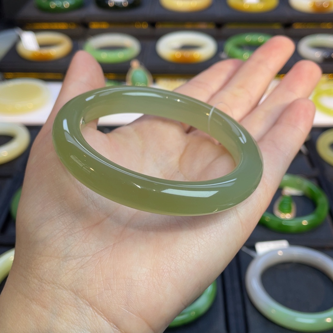 和田玉手镯未镶嵌高冰茶晴手镯57