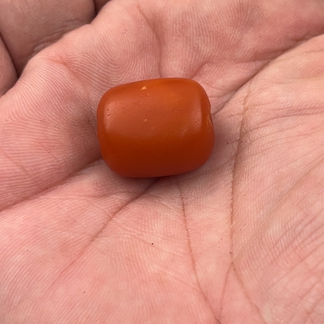 未镶嵌颈饰琥珀家**下