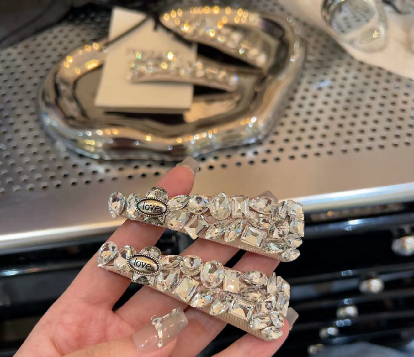非金属树脂耳饰 轻奢感超闪掰掰夹（一对）