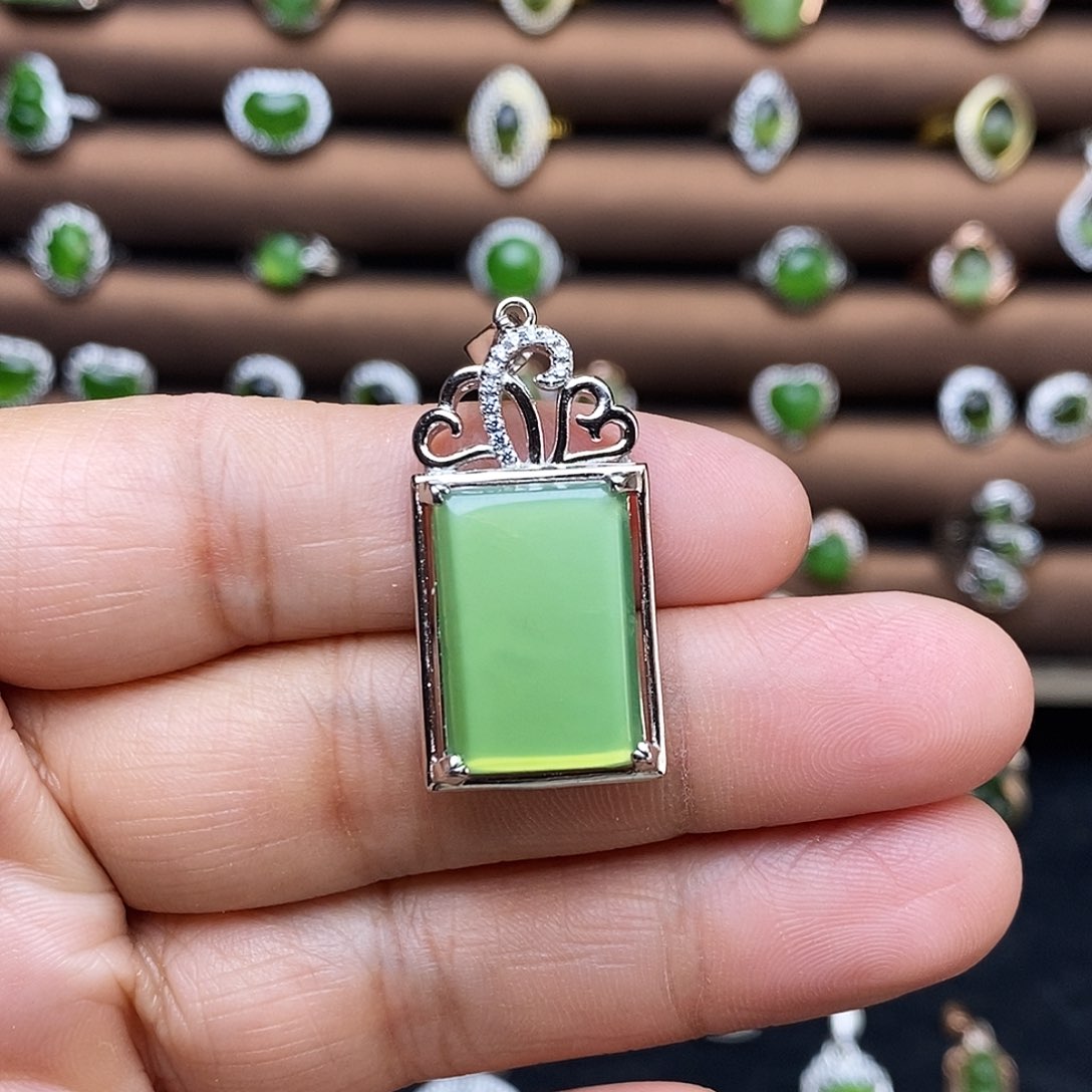 吊坠(赠链)银S925镶嵌和田玉（碧玉）