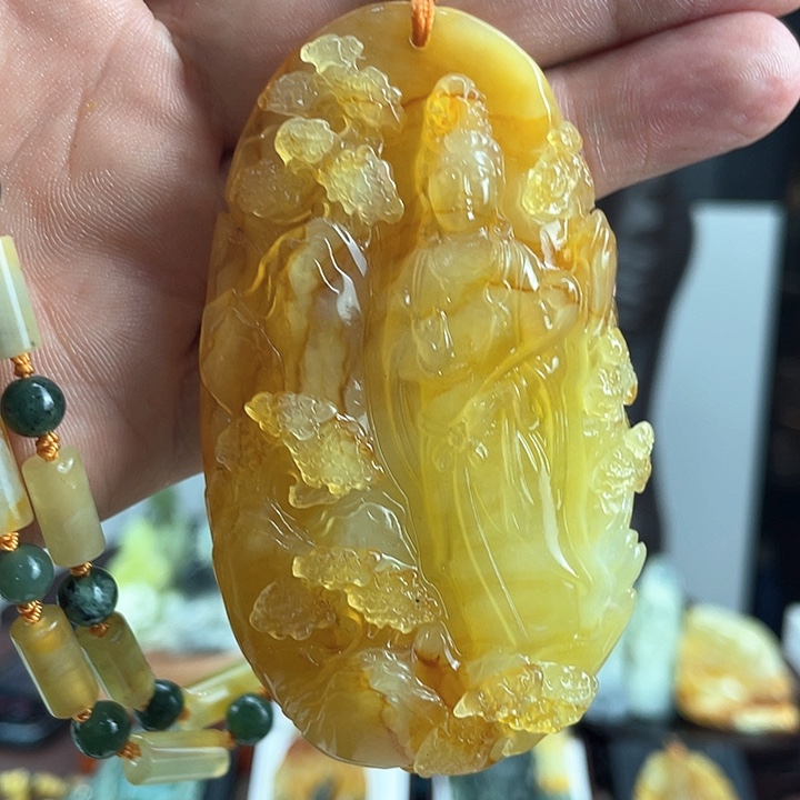 蛇纹石玉颈饰未镶嵌