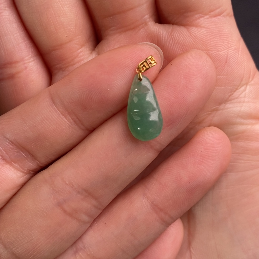 翡翠颈饰18K金镶嵌福豆