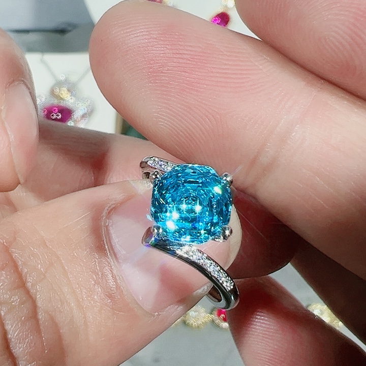 红宝石颈饰未镶嵌