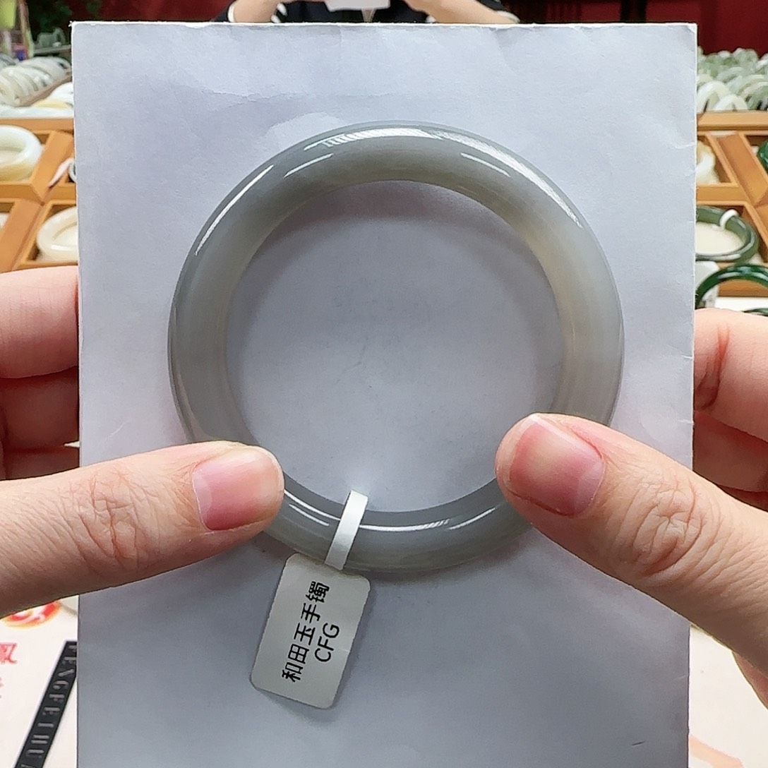 和田玉手镯未镶嵌56