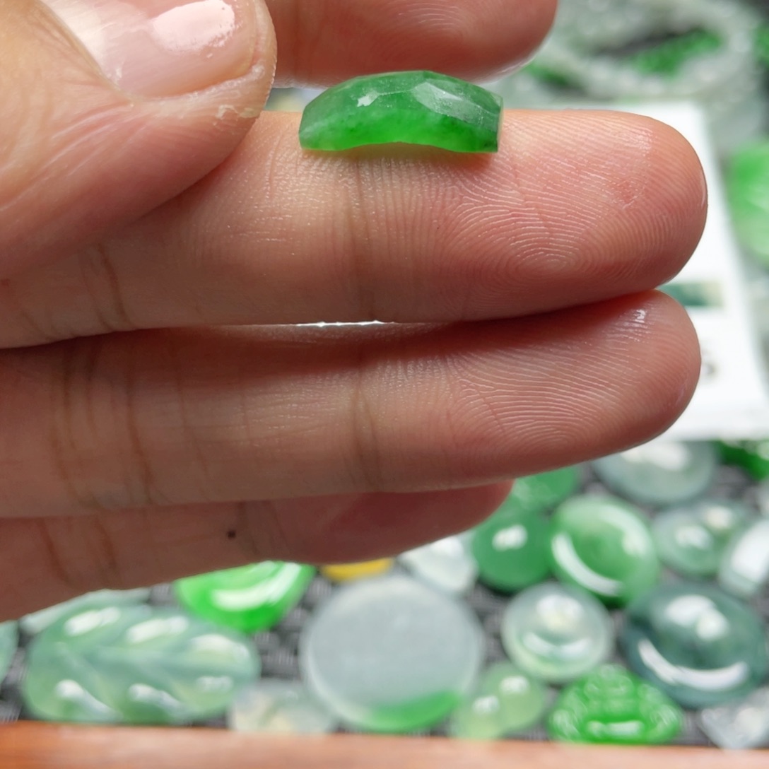 定制翡翠未镶嵌翡翠