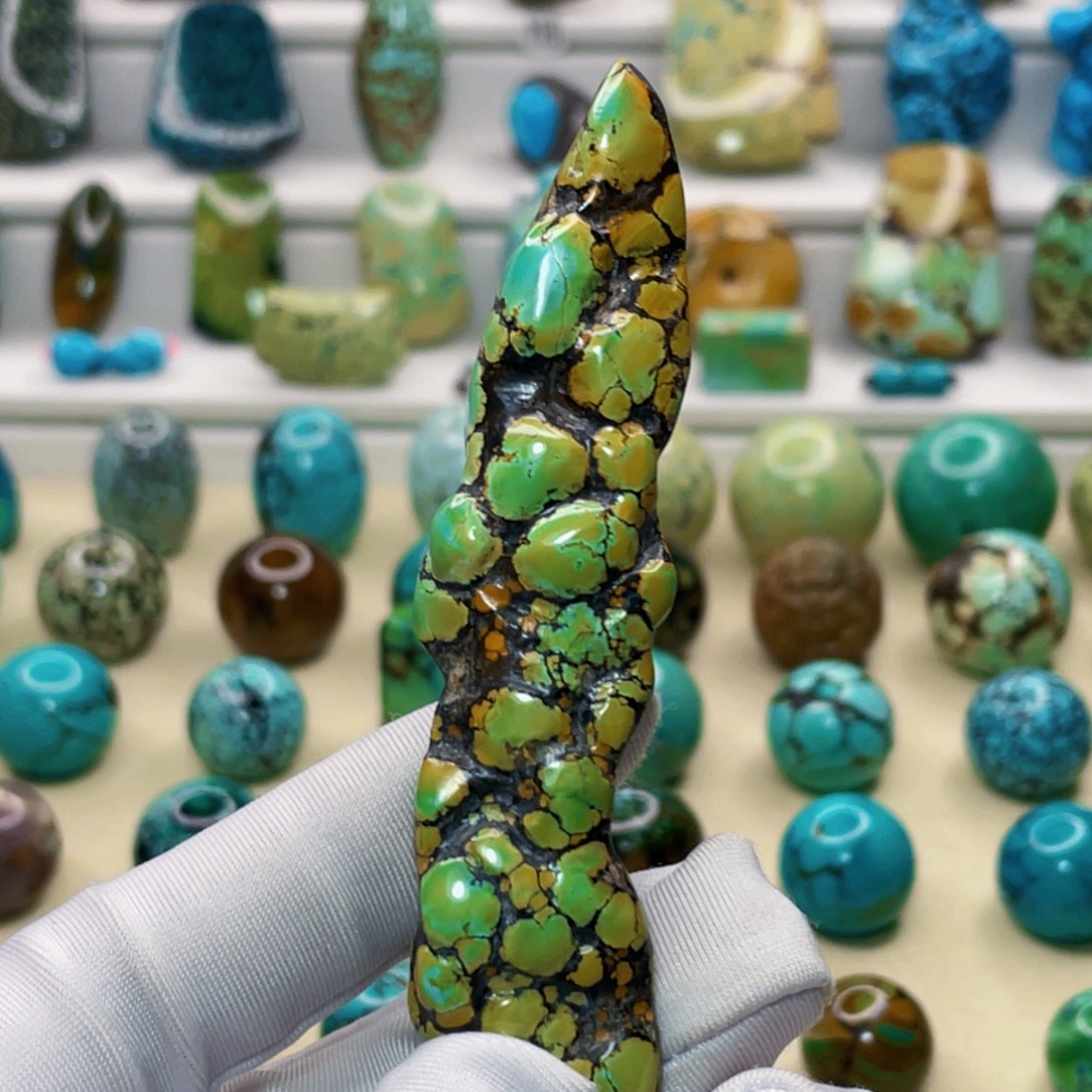 绿松石未镶嵌珠宝奇石