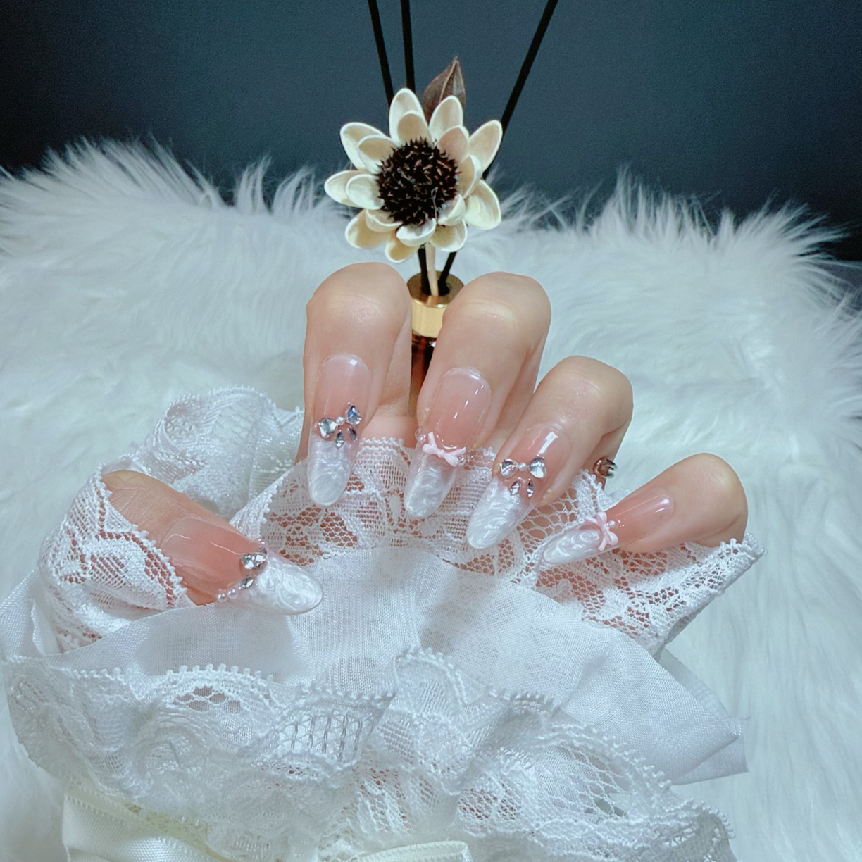 纯手工法式贝母蝴蝶爆闪显白温柔气质穿戴甲美甲贴片