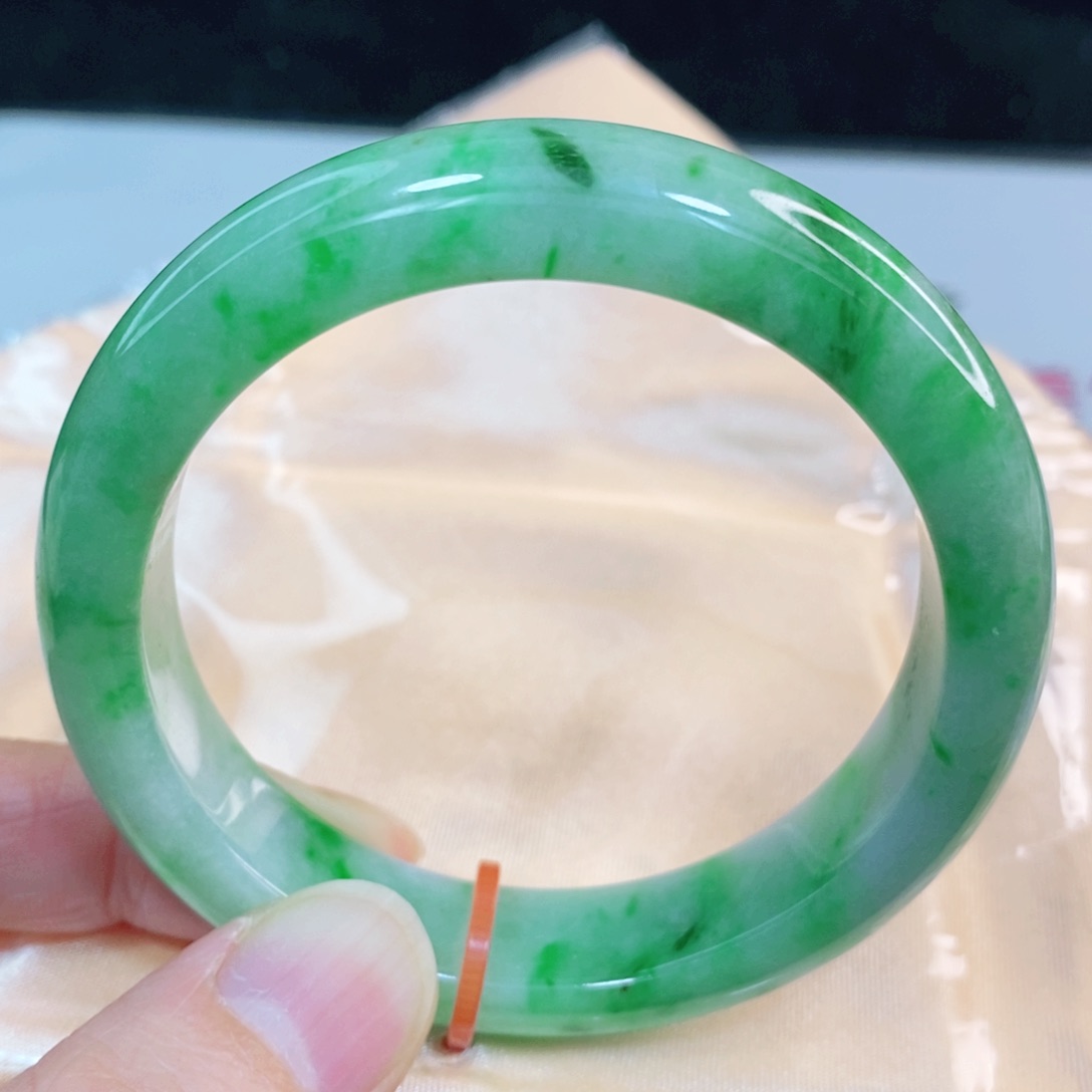 翡翠手镯未镶嵌53.8圈口正圈