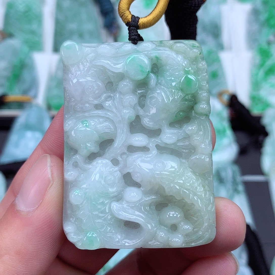 翡翠颈饰未镶嵌翡翠吊坠