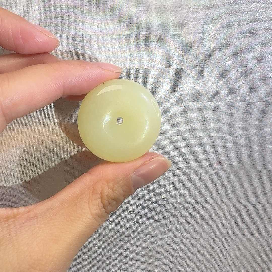 和田玉颈饰未镶嵌且末金山糖白16g