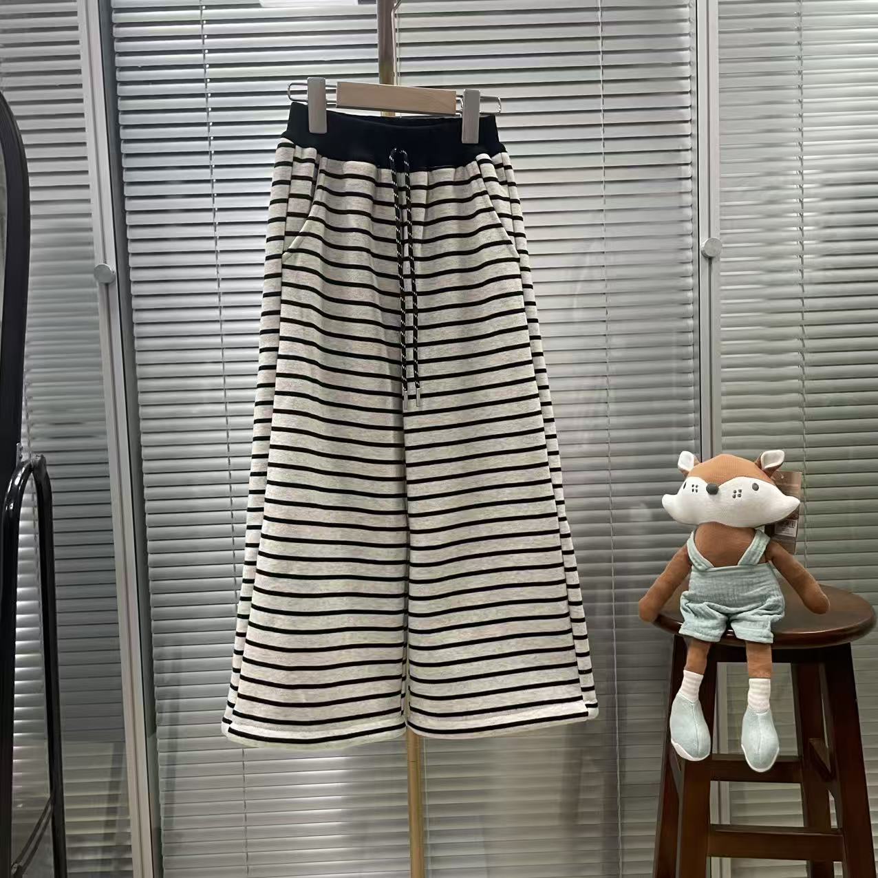 LY儿童韩版直筒裤条纹加绒冬季休闲裤时尚阔腿裤男女童宽松裤裤子