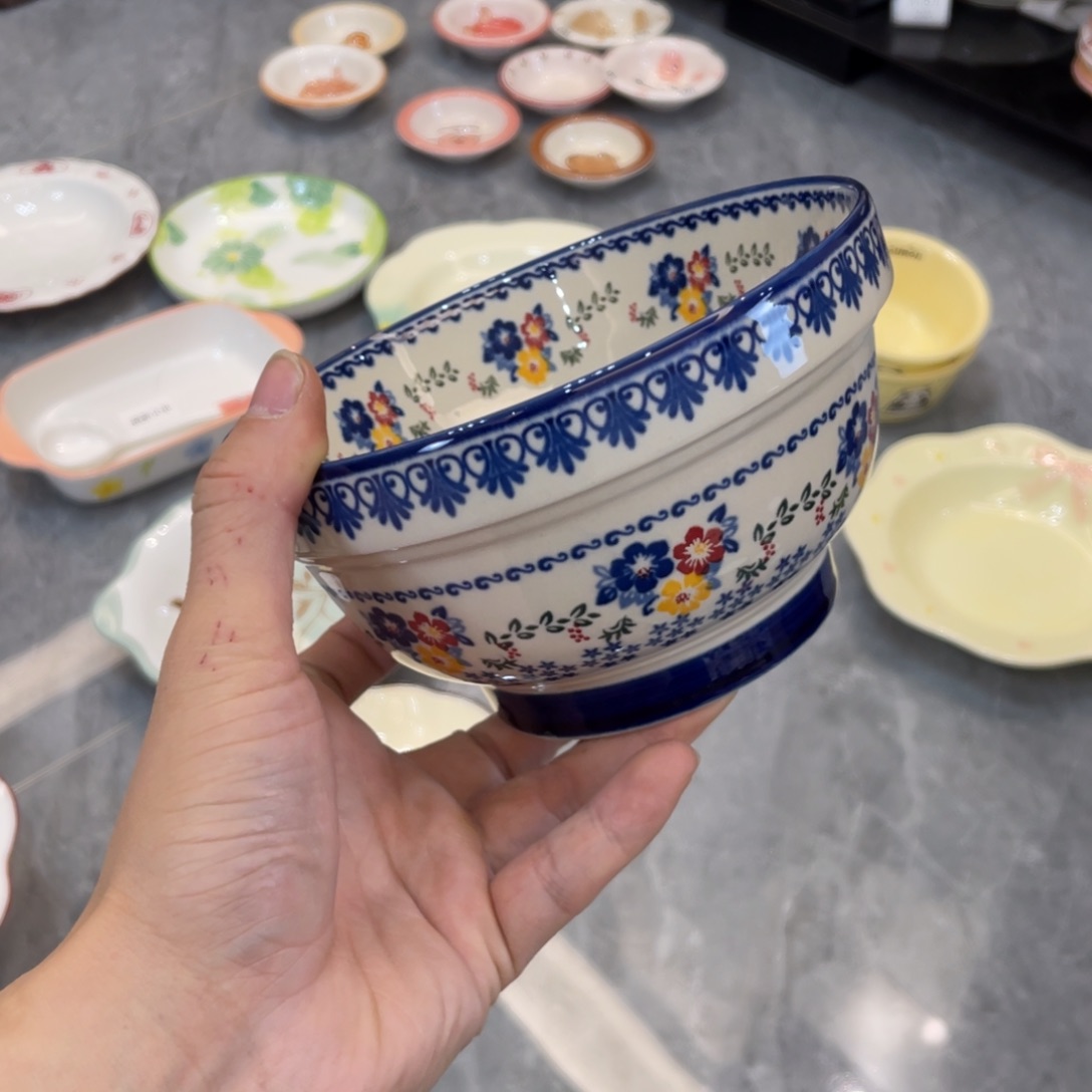 陶瓷微瑕餐具介意勿拍，满18飞！