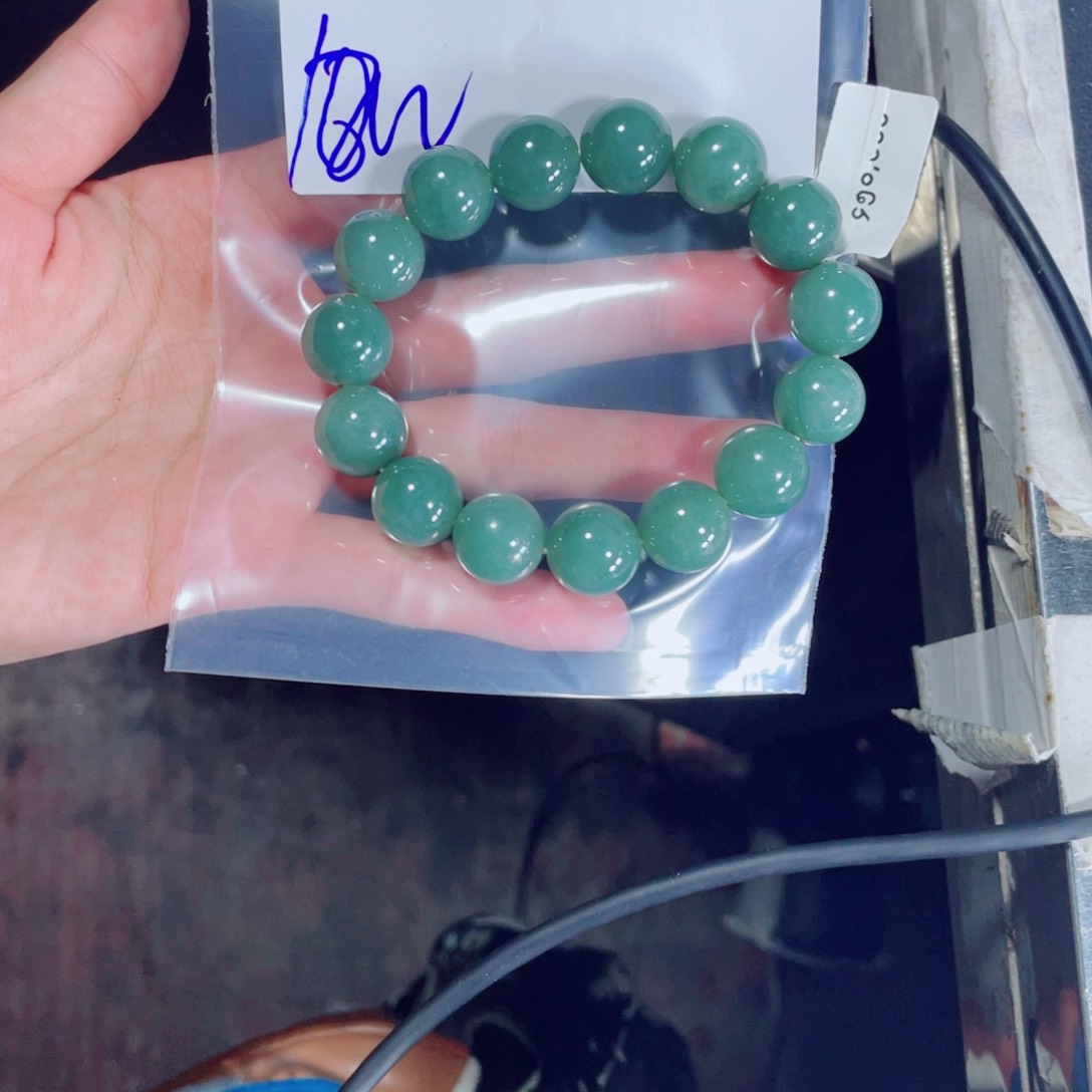 定制翡翠未镶嵌吸****头珠串