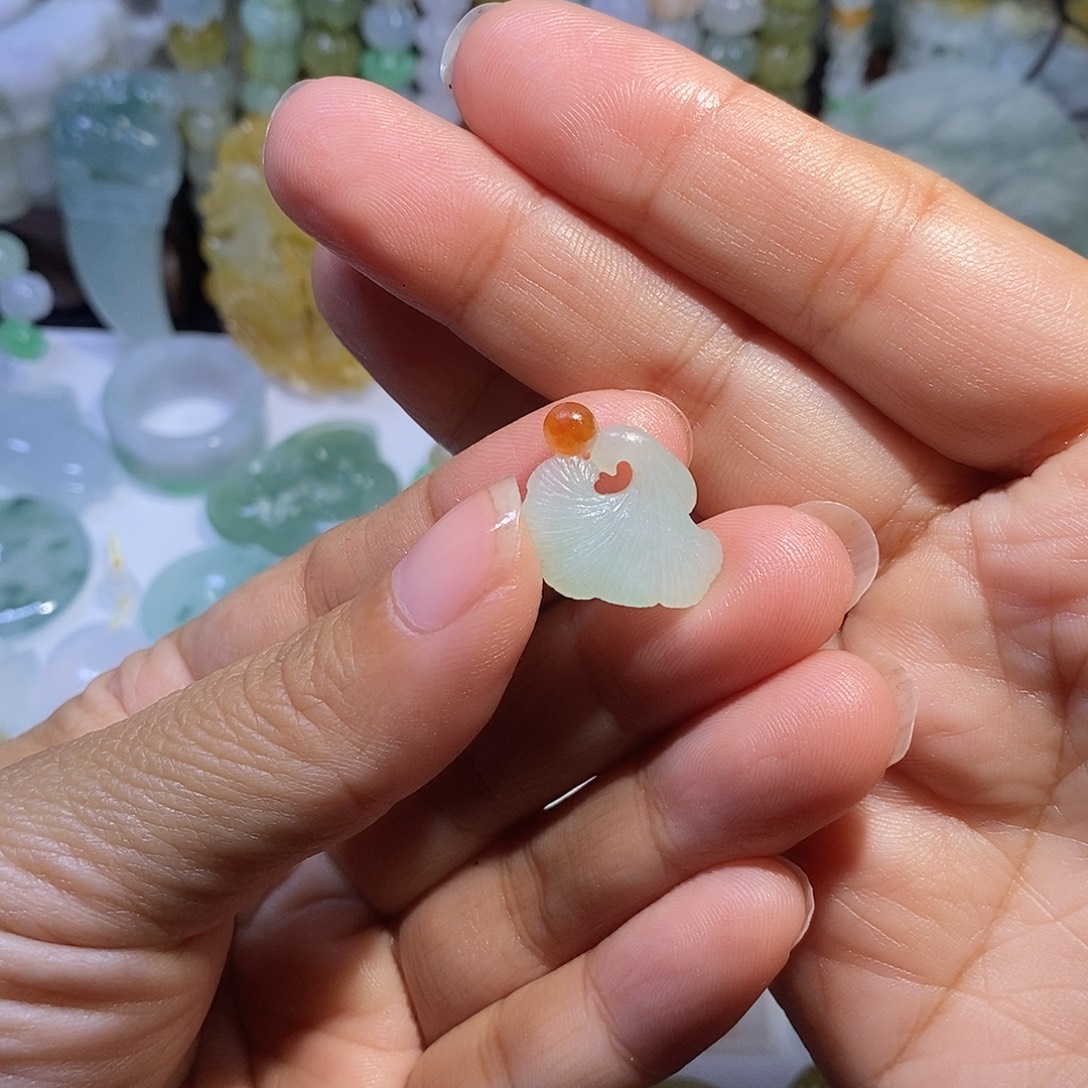 定制翡翠未镶嵌银杏叶