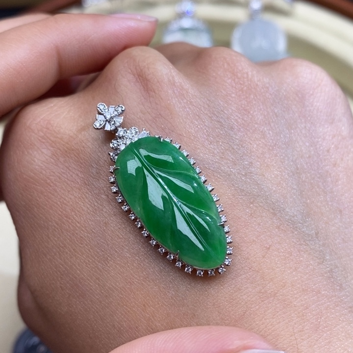 翡翠颈饰18K金镶嵌…