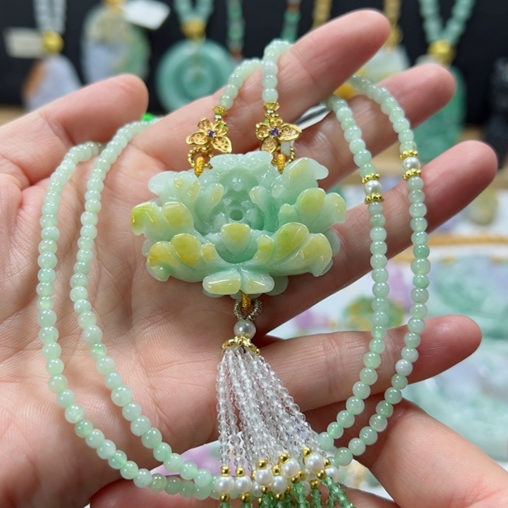 颈饰未镶嵌翡翠吊坠