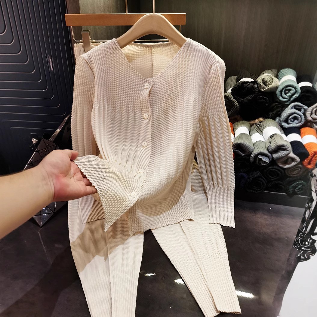 高级感时尚新款圆领短款开衫长袖两件套套装女纯色小脚裤哈伦裤