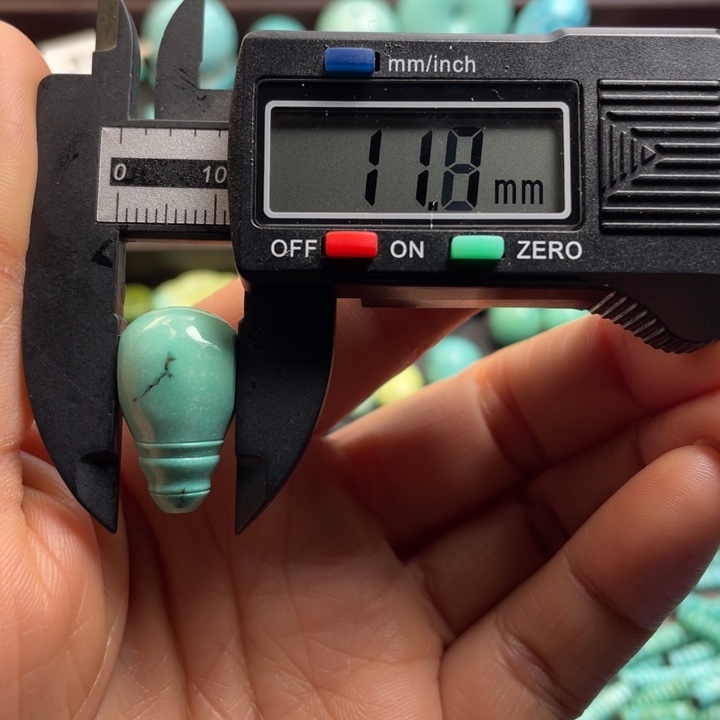 绿松石颈饰未镶嵌