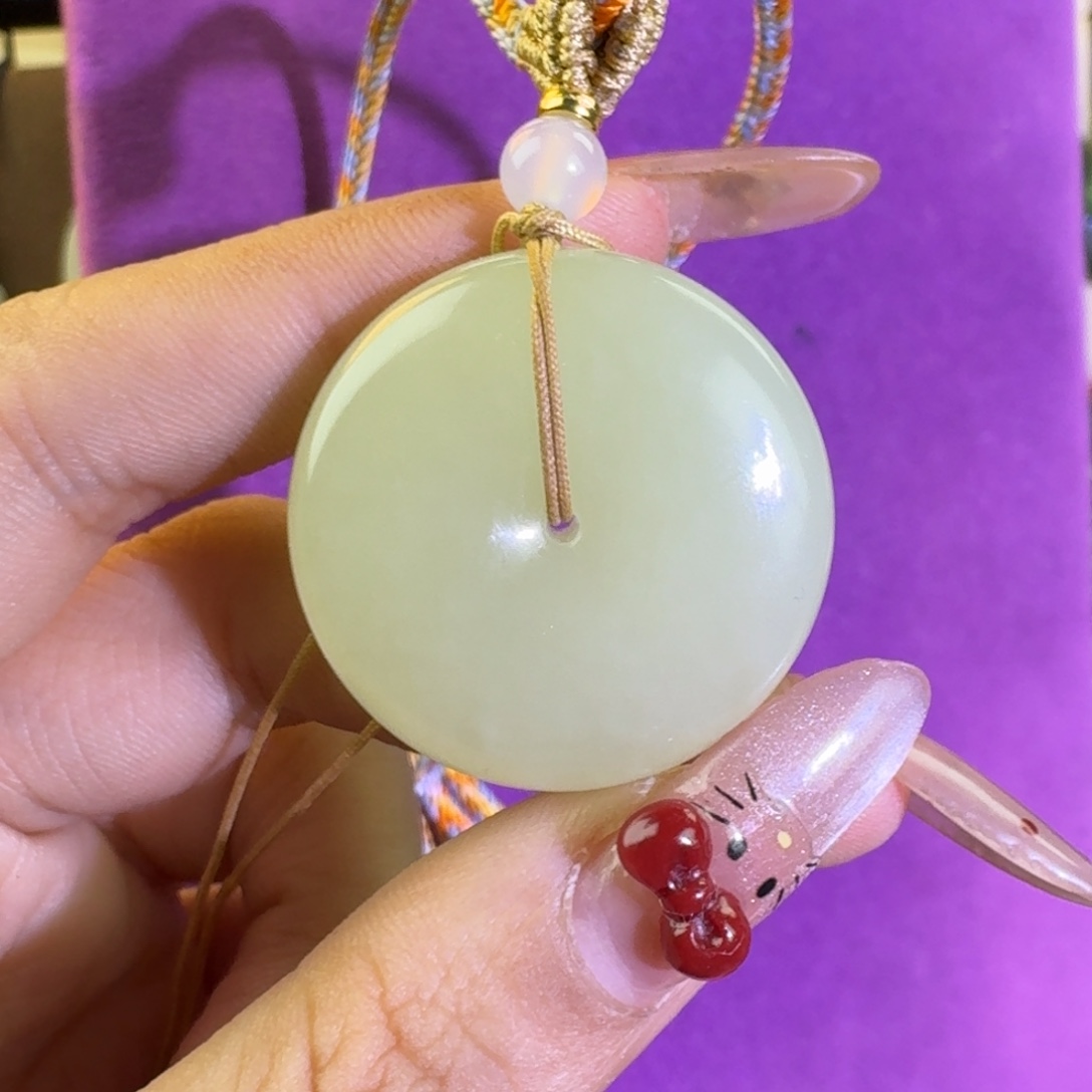 玉***汀和田玉未镶嵌颈饰