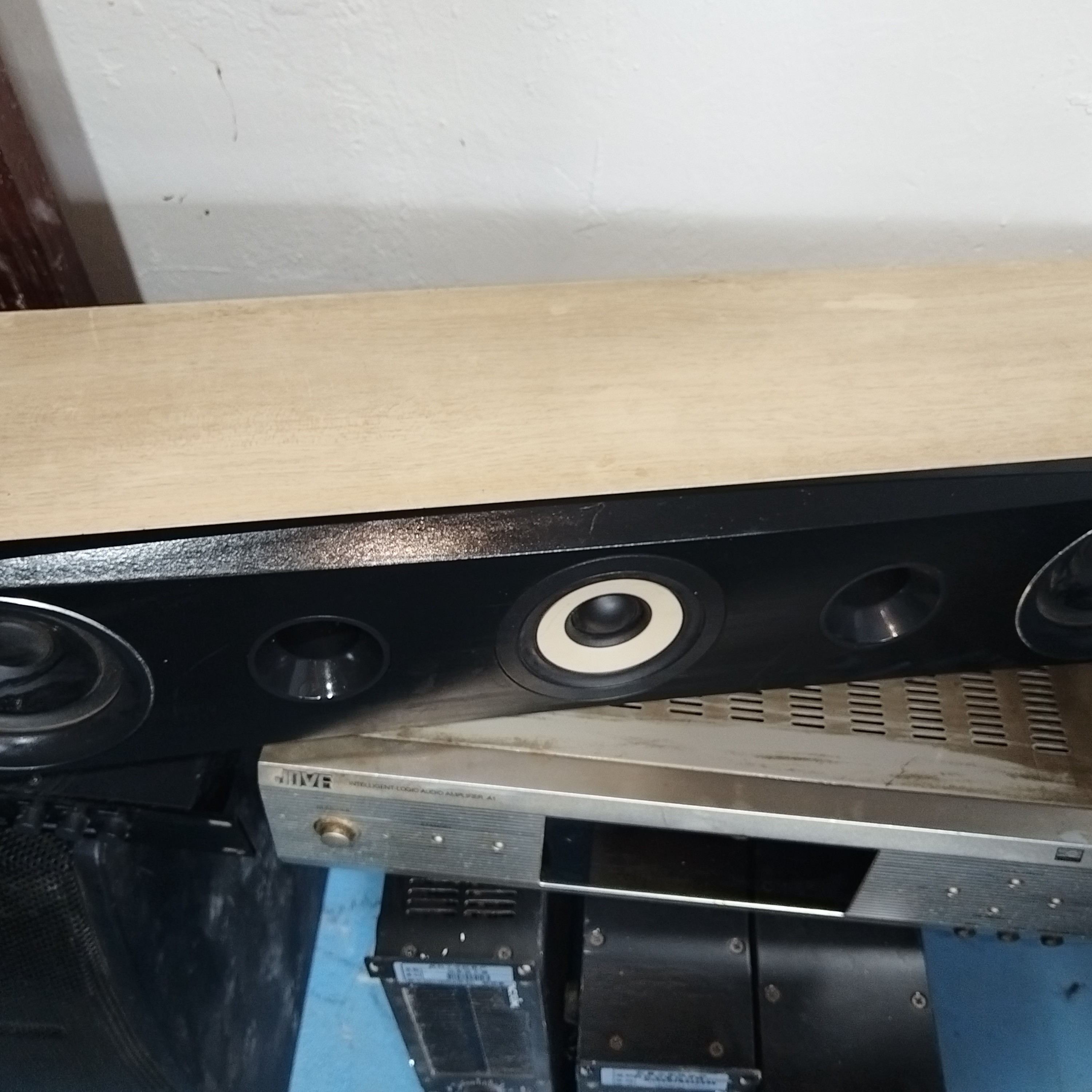 8新  爱浪中置音响一条，不包邮费，不支持七天无理由退货