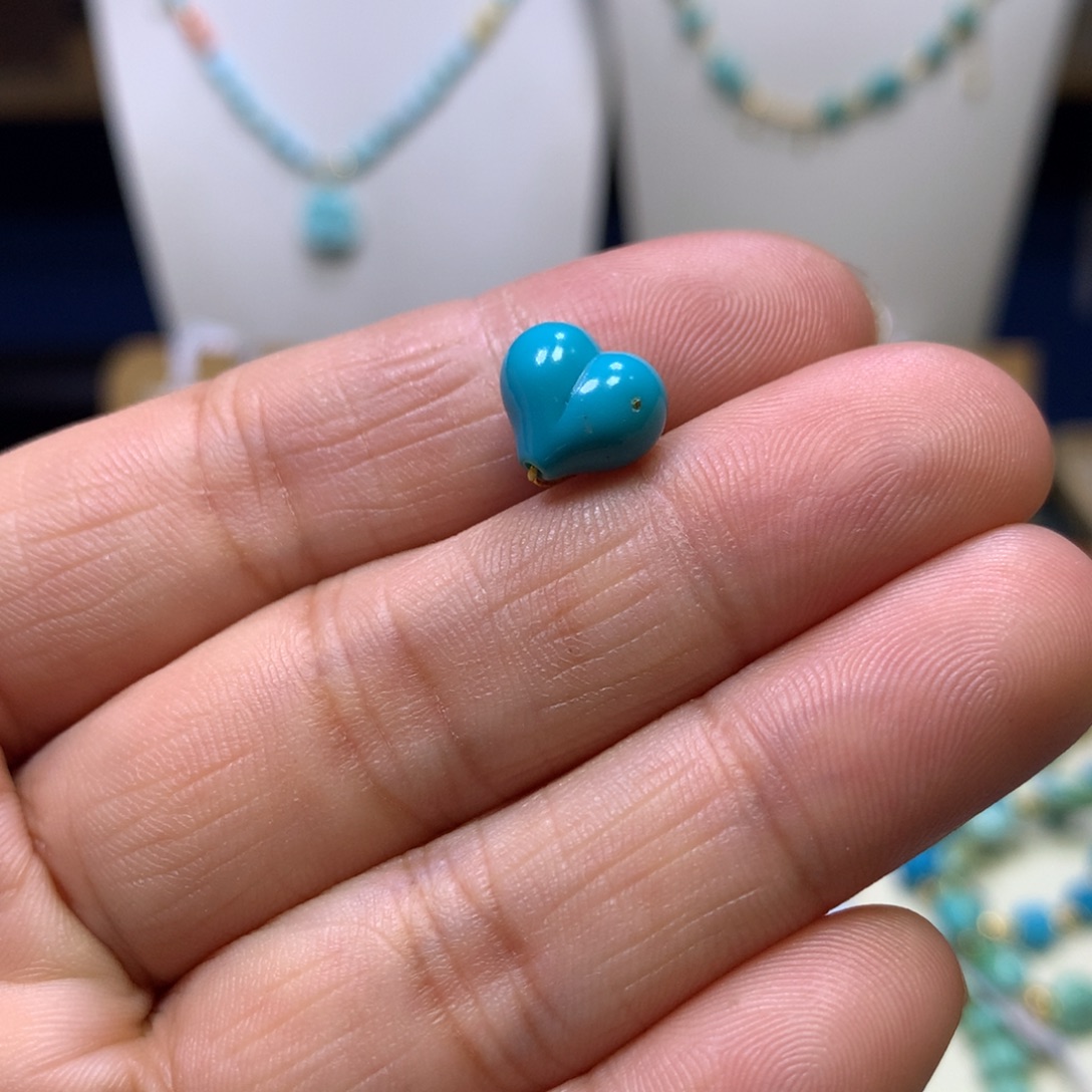 坚***～绿松石未镶嵌屁桃