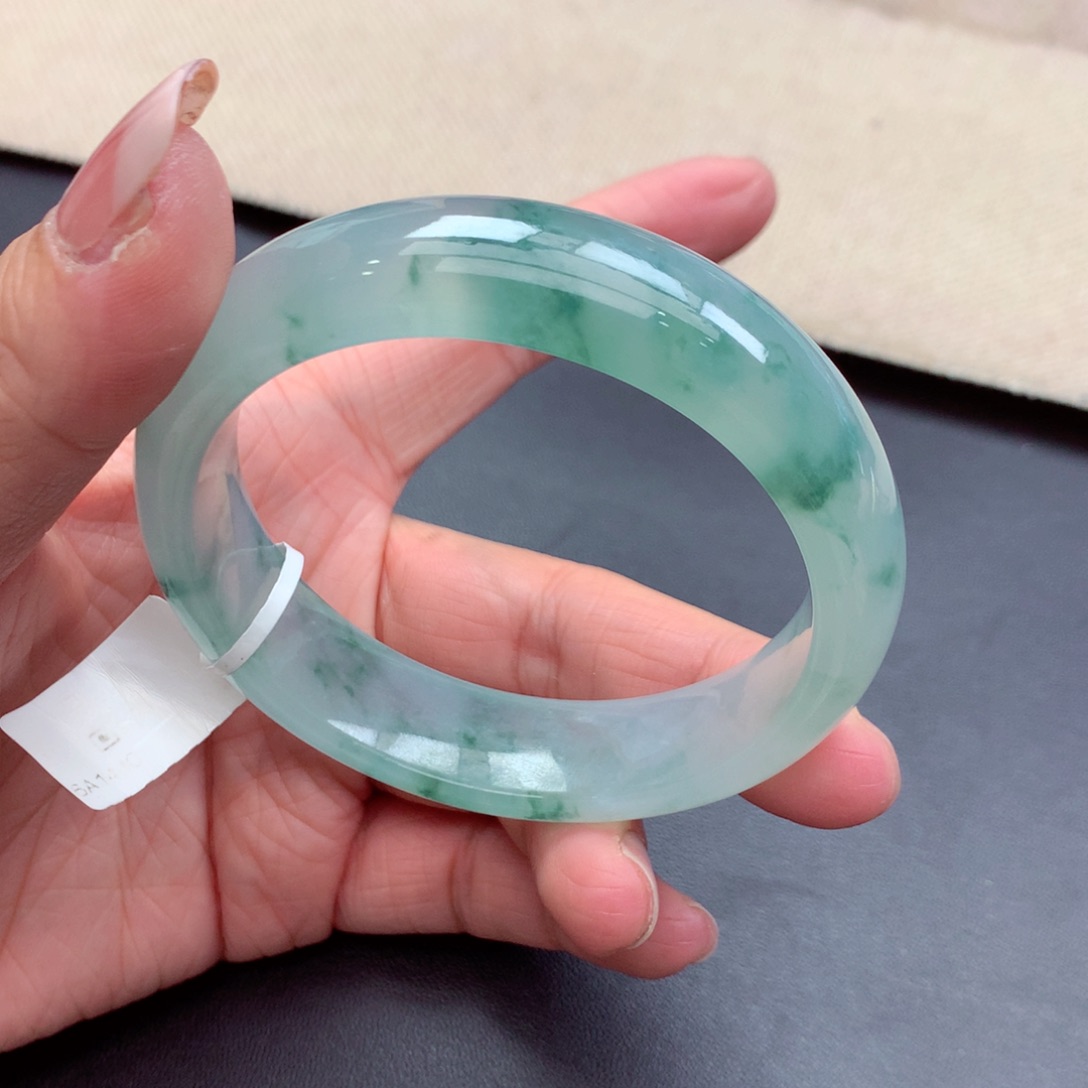 翡翠手镯未镶嵌缅甸翡翠手镯