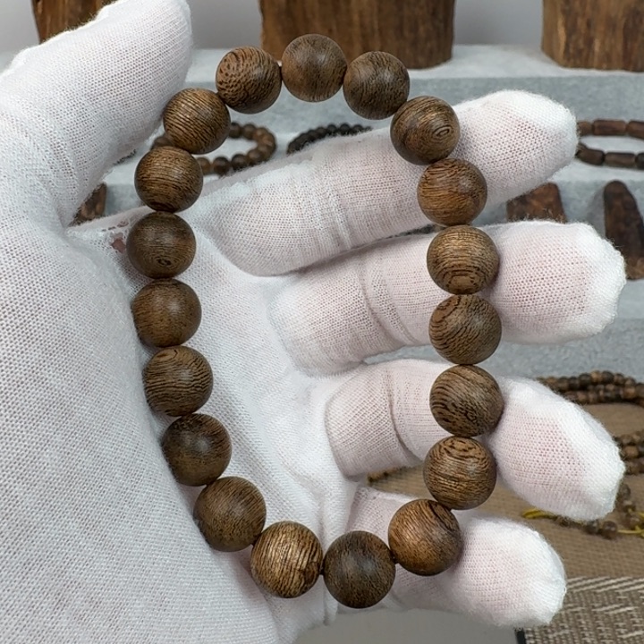 沉香手串文莱单圈沉香手串1.1规格11.1克