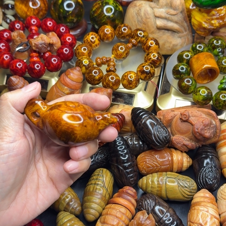 松木琥珀木文玩手串