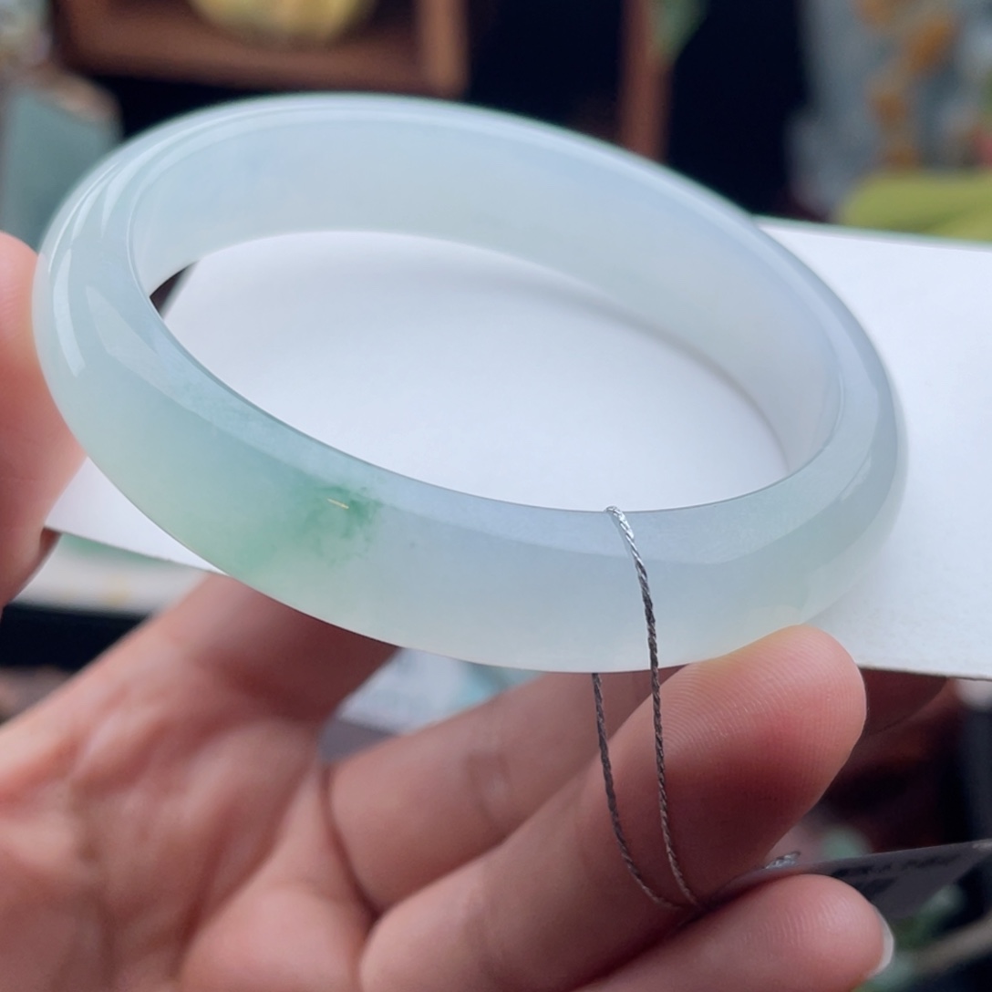 未镶嵌手镯（贵妃镯）翡翠