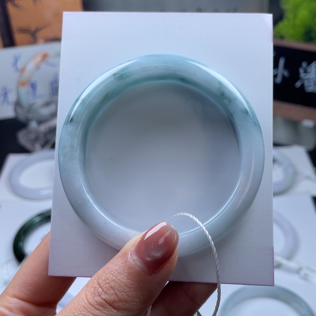 翡翠未镶嵌手镯基地质检