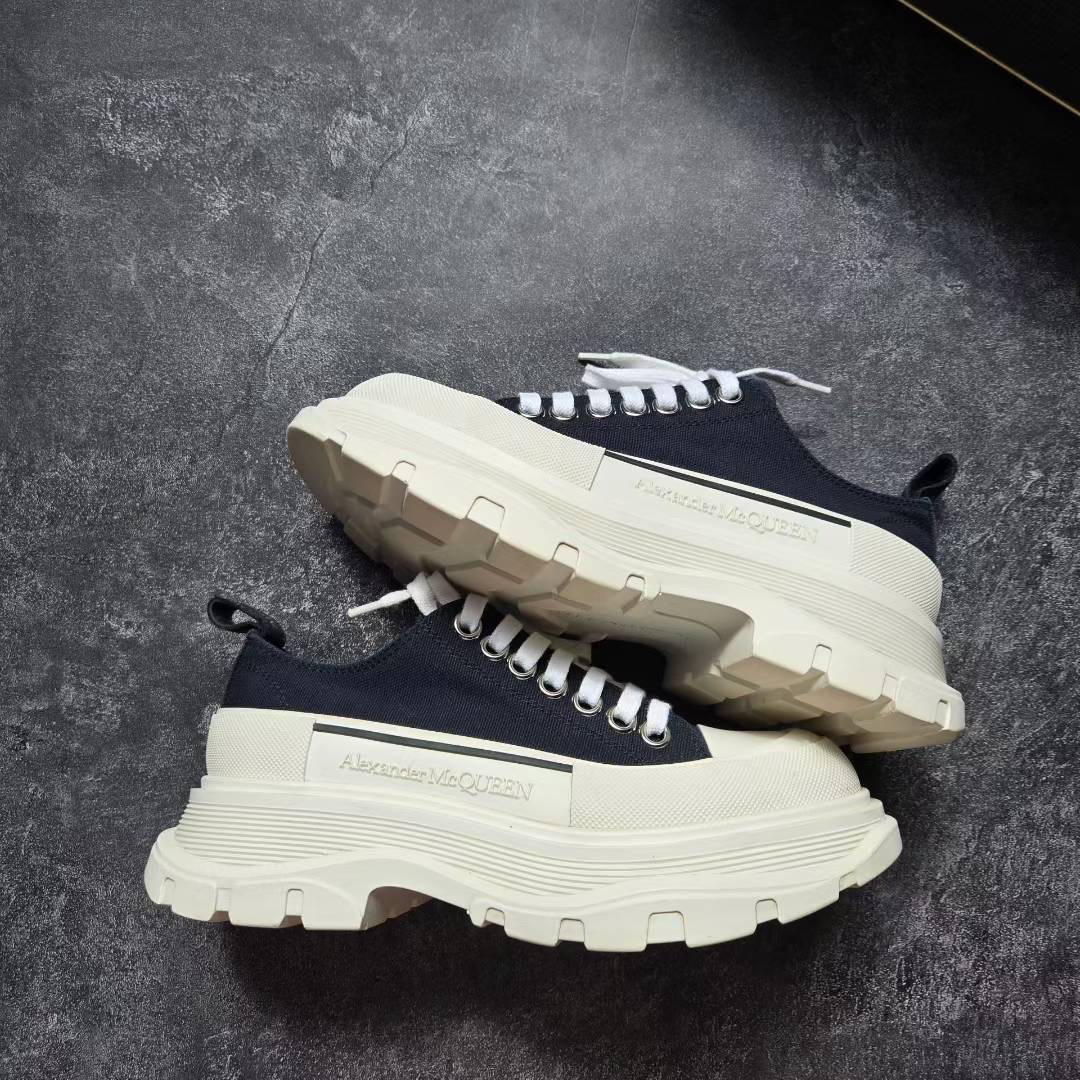 99新 Alexander McQueen/亚历山大·麦昆 35码 黑白马丁靴 鞋