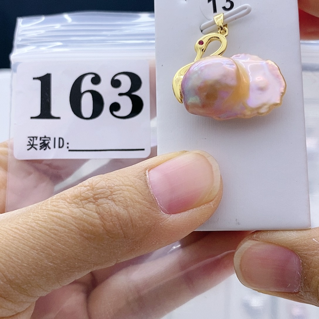 钛钢颈饰淡水珍珠