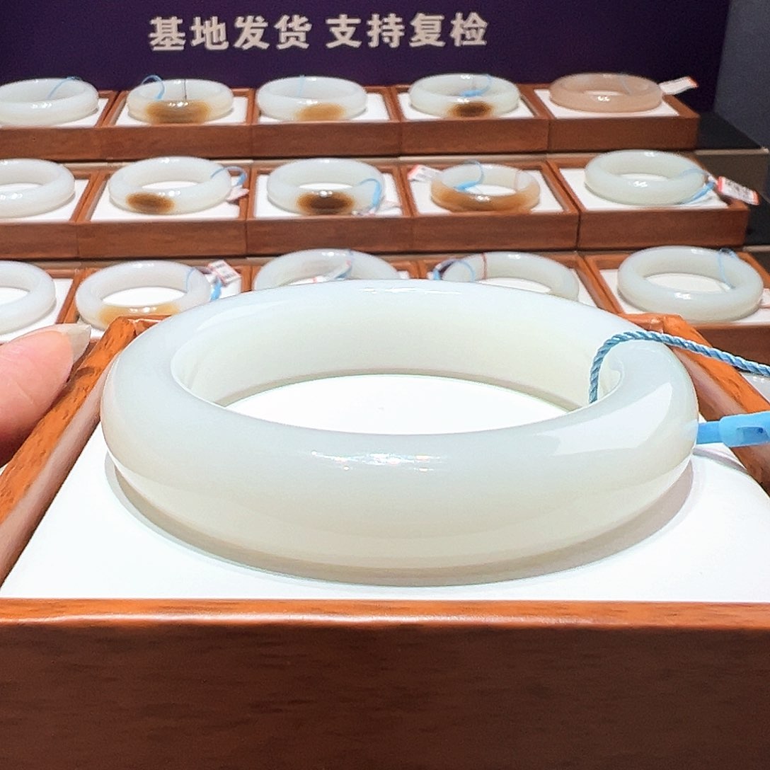 和田玉手镯56/57未镶嵌