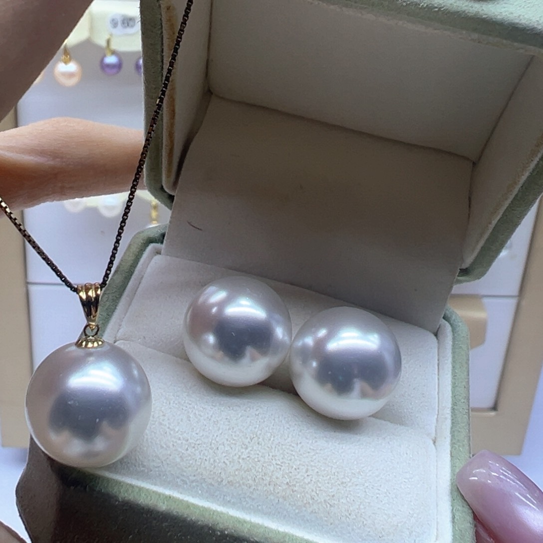 淡水珍珠18K金镶嵌吊坠(赠链)